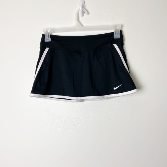 NIKE • Dri Fit Black Tennis Skort Sz M